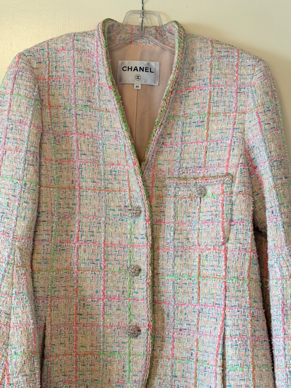 EUC CHANEL 2024 Pastel Tweed Evening Jacket in Pink, Green & Cream size 40/US 8 - Picture 2 of 16
